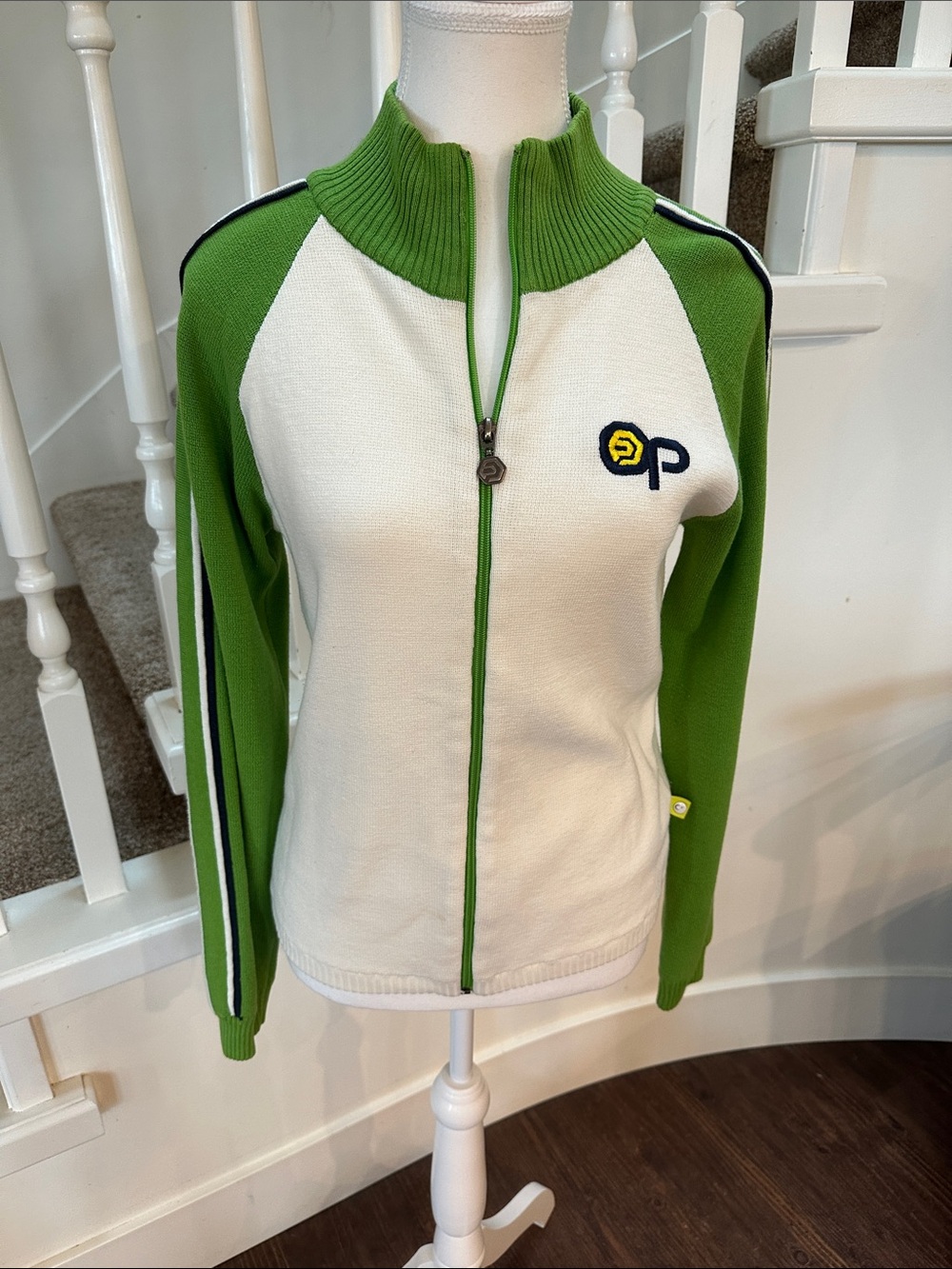 Ocean pacific zipper sweater( like new)